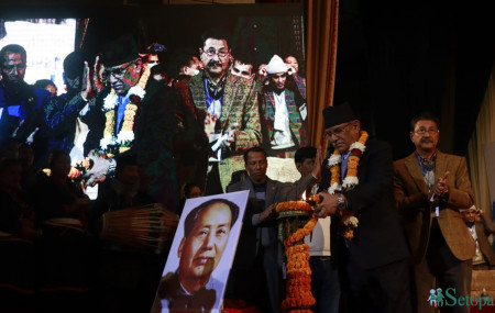 काठमाडौंका प्रज्ञाभवनमा आयोजित विशेष कार्यक्रमबीच राष्ट्रिय महाधिवेशनको उद्घाटन गर्दै माओवादी केन्द्रका अध्यक्ष पुष्पकमल दाहाल। तस्बिरः नवीनबाबु गुरूङ/सेतोपाटी